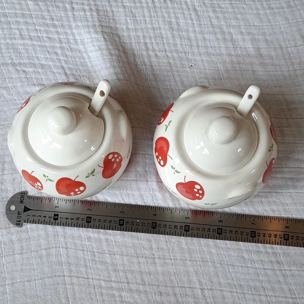 Pair of apple 🍎 pattern sugar and cream containers,  small spoons and lids - Picture 2 of 6